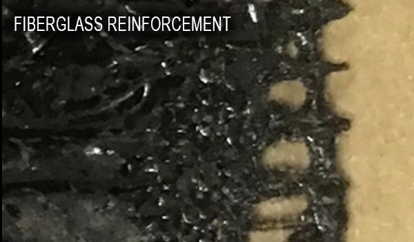 ガラスクロスの補強材を間に挟むことで、構造を強化